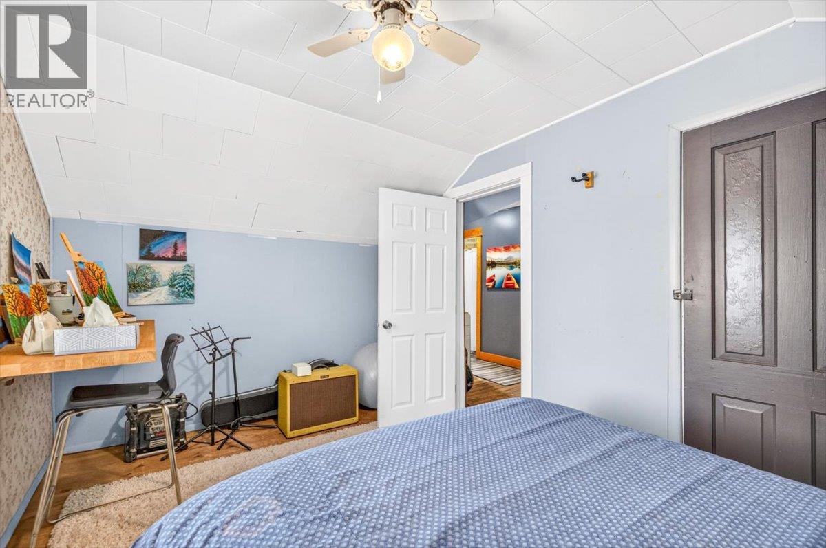 9832 Victoria Street, Fernie, British Columbia  V0B 1M5 - Photo 17 - 10396209