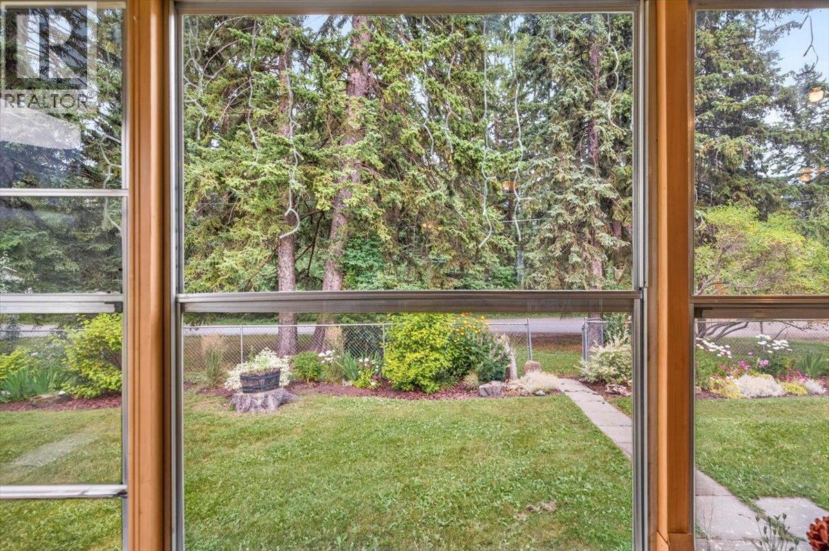 9832 Victoria Street, Fernie, British Columbia  V0B 1M5 - Photo 40 - 10396209