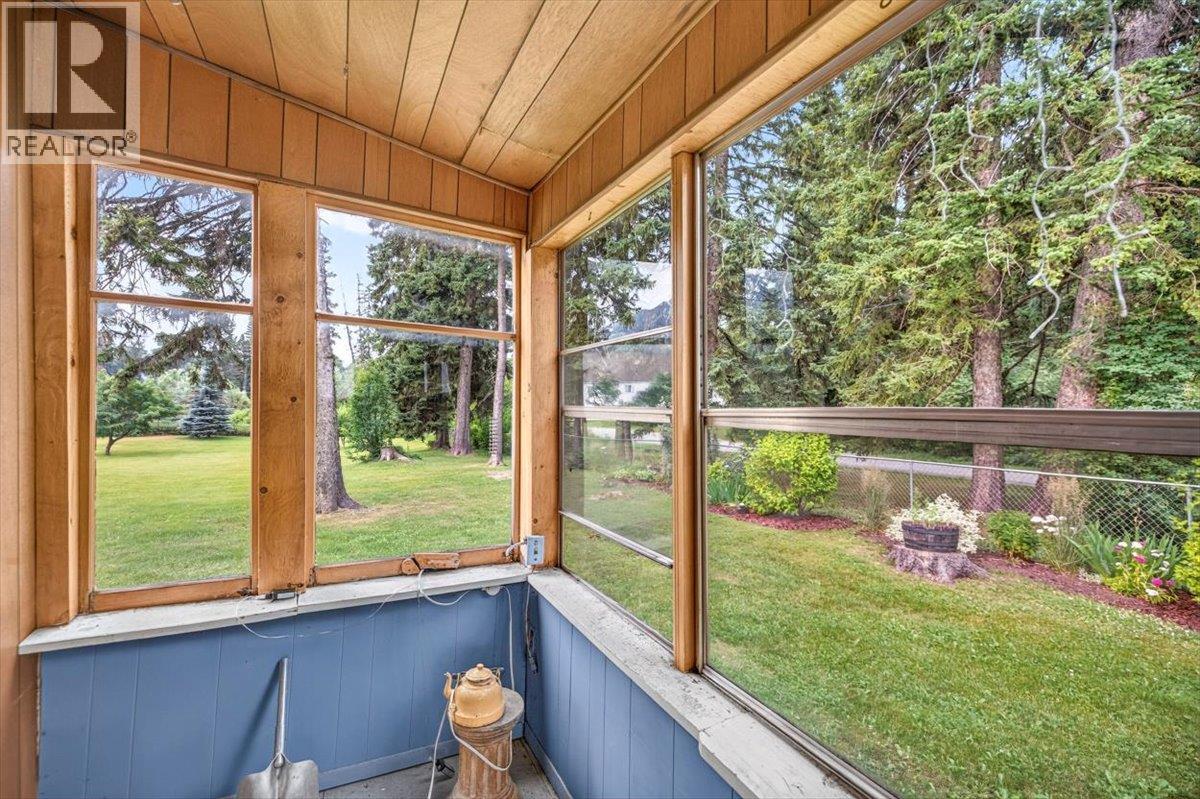 9832 Victoria Street, Fernie, British Columbia  V0B 1M5 - Photo 45 - 10396209