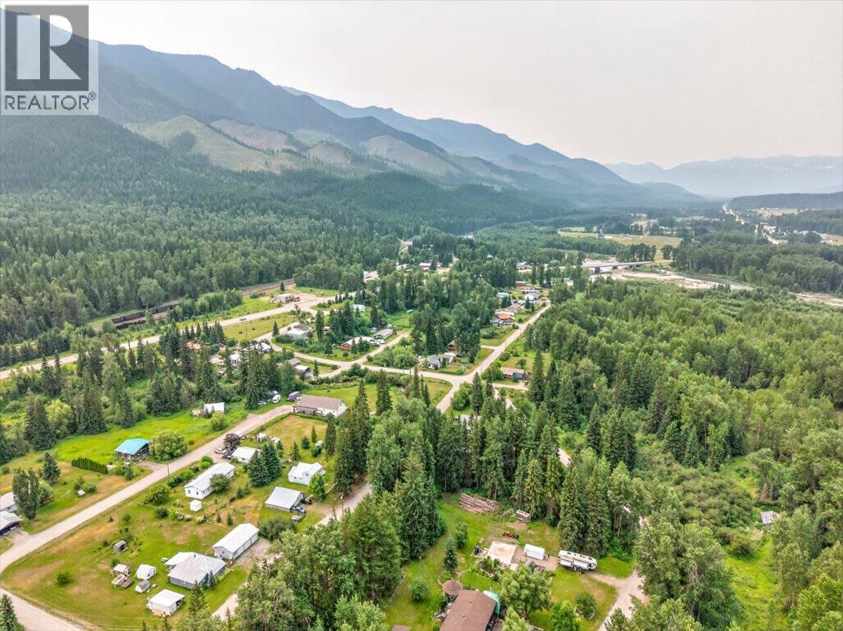 9832 Victoria Street, Fernie, British Columbia  V0B 1M5 - Photo 51 - 10396209