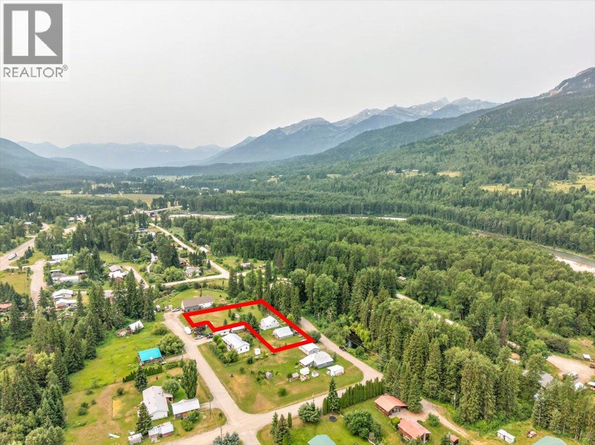 9832 Victoria Street, Fernie, British Columbia  V0B 1M5 - Photo 52 - 10396209