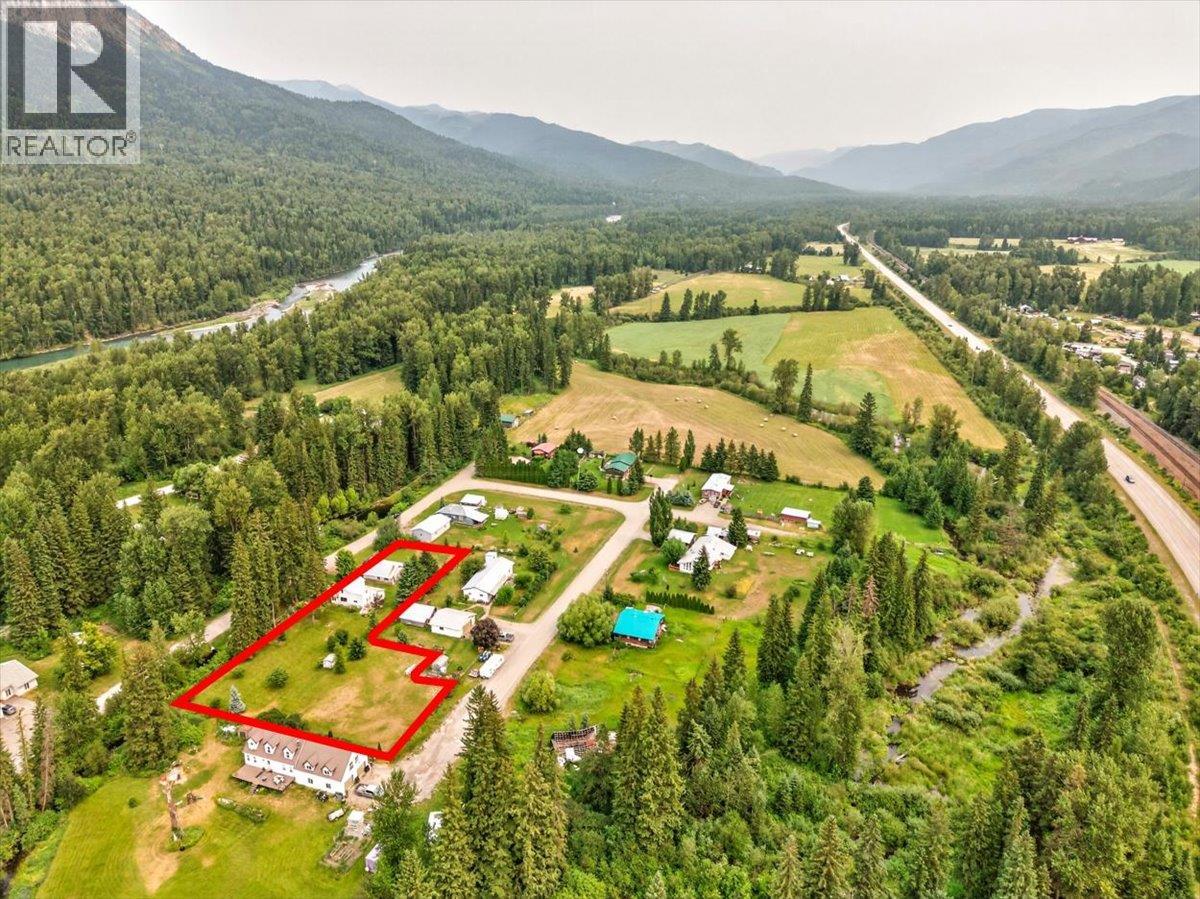 9832 Victoria Street, Fernie, British Columbia  V0B 1M5 - Photo 56 - 10396209