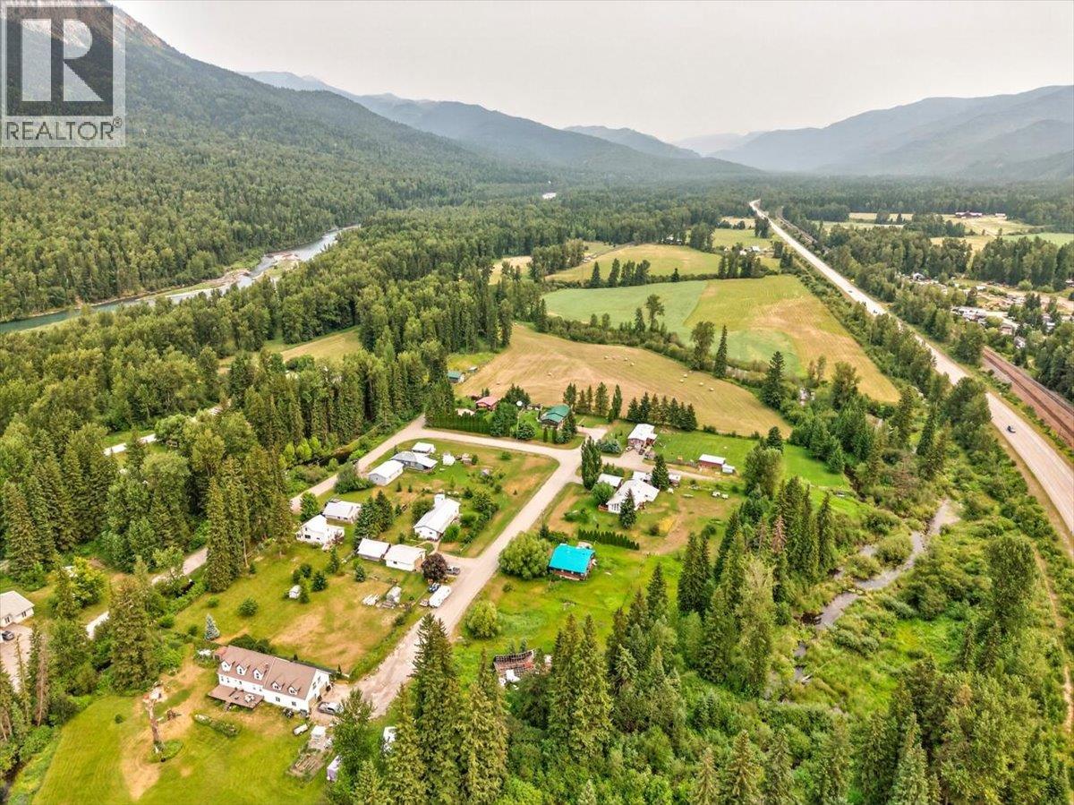 9832 Victoria Street, Fernie, British Columbia  V0B 1M5 - Photo 57 - 10396209