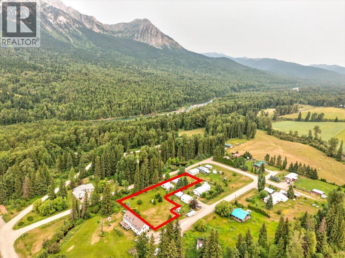 9832 Victoria Street, Fernie, British Columbia  V0B 1M5 - Photo 58 - 10396209