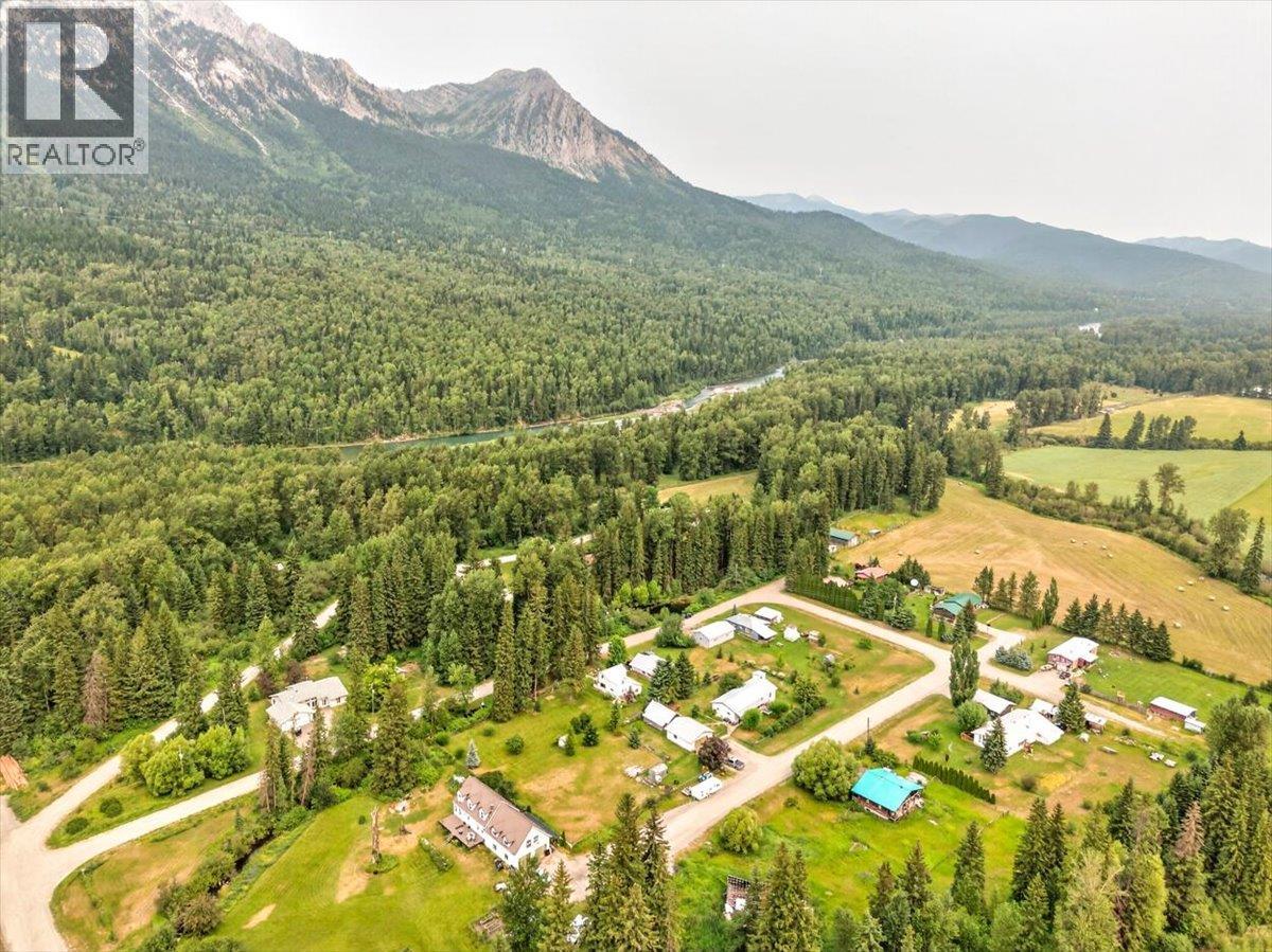 9832 Victoria Street, Fernie, British Columbia  V0B 1M5 - Photo 59 - 10396209