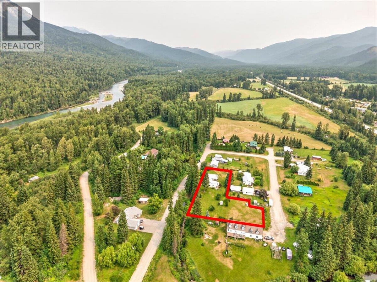 9832 Victoria Street, Fernie, British Columbia  V0B 1M5 - Photo 60 - 10396209