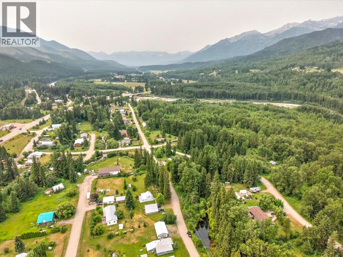 9832 Victoria Street, Fernie, British Columbia  V0B 1M5 - Photo 65 - 10396209