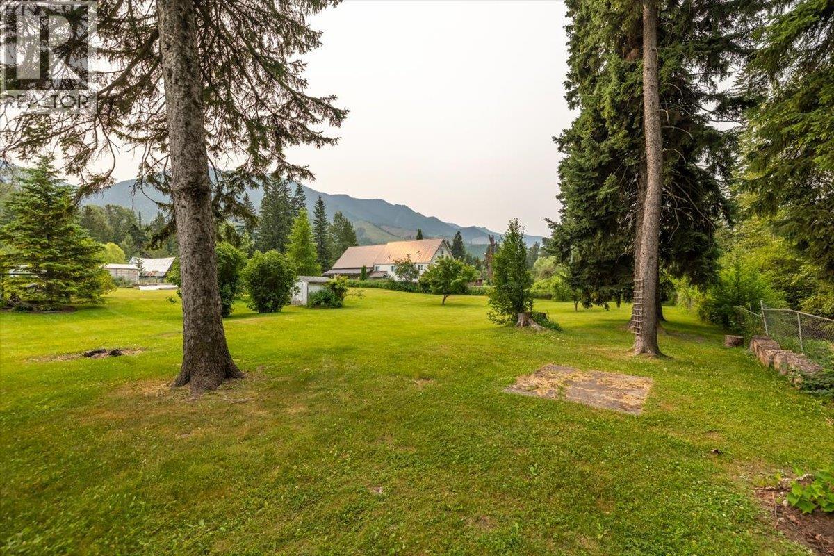 9832 Victoria Street, Fernie, British Columbia  V0B 1M5 - Photo 72 - 10396209