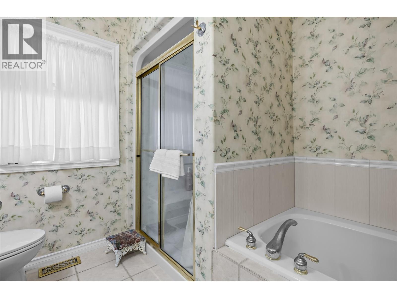 3889 Gallaghers Grange, Kelowna, British Columbia  V1W 3Z9 - Photo 24 - 10395844