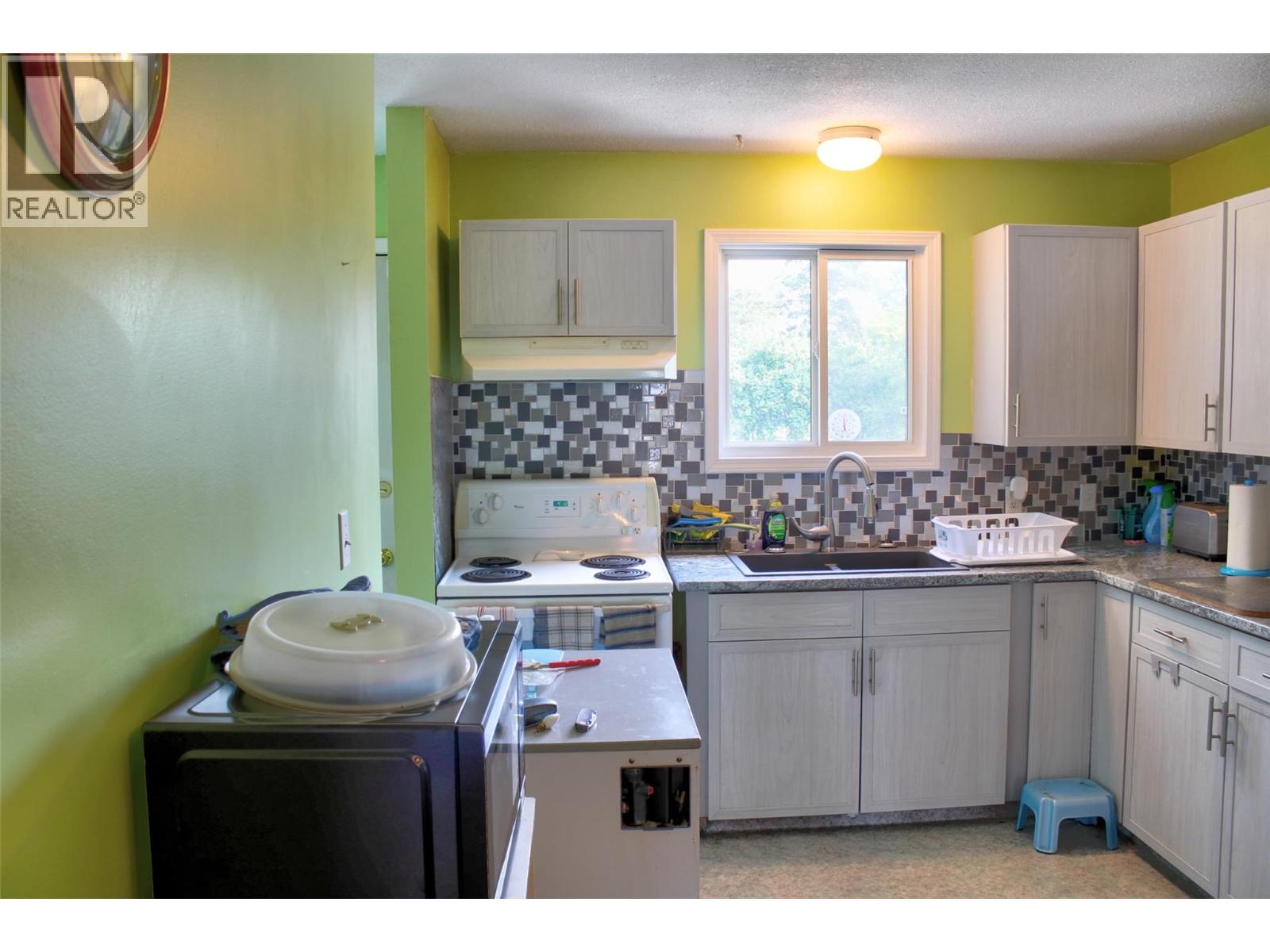 2860 Willowdale Drive, Armstrong, British Columbia  V4Y 0H2 - Photo 5 - 10396195