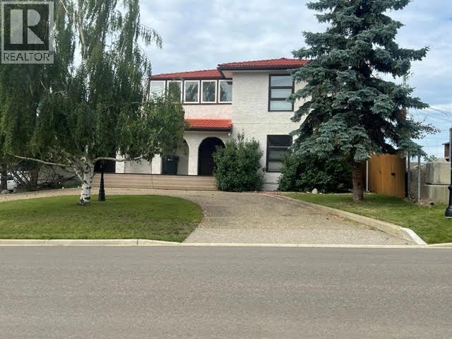 808 96 Avenue, Dawson Creek, British Columbia  V1G 1K7 - Photo 1 - 10396232