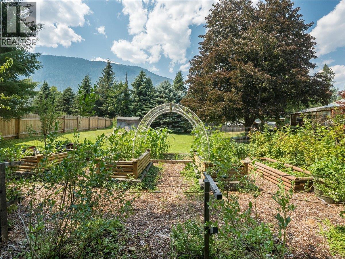 2451 Cunningham Road, Slocan Park, British Columbia  V0G 2E0 - Photo 11 - 10395569