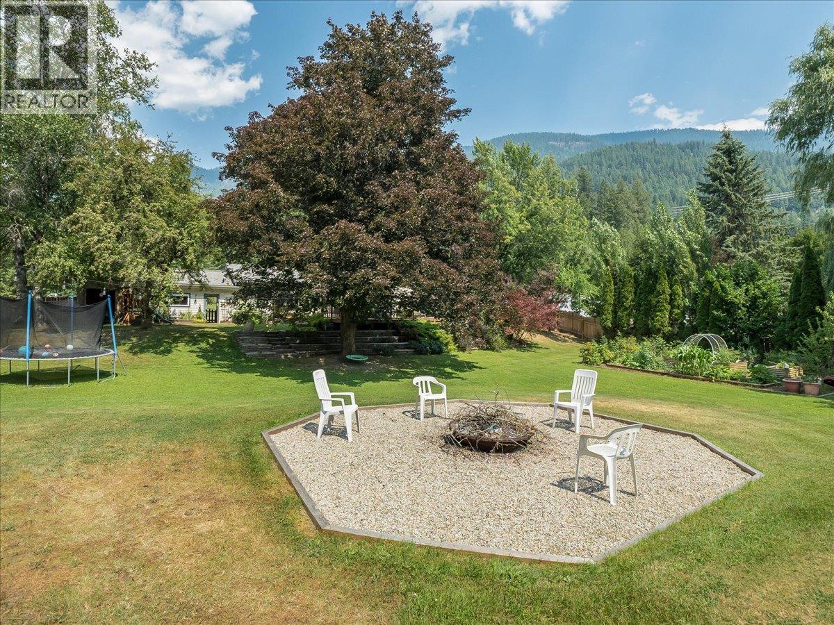 2451 Cunningham Road, Slocan Park, British Columbia  V0G 2E0 - Photo 6 - 10395569
