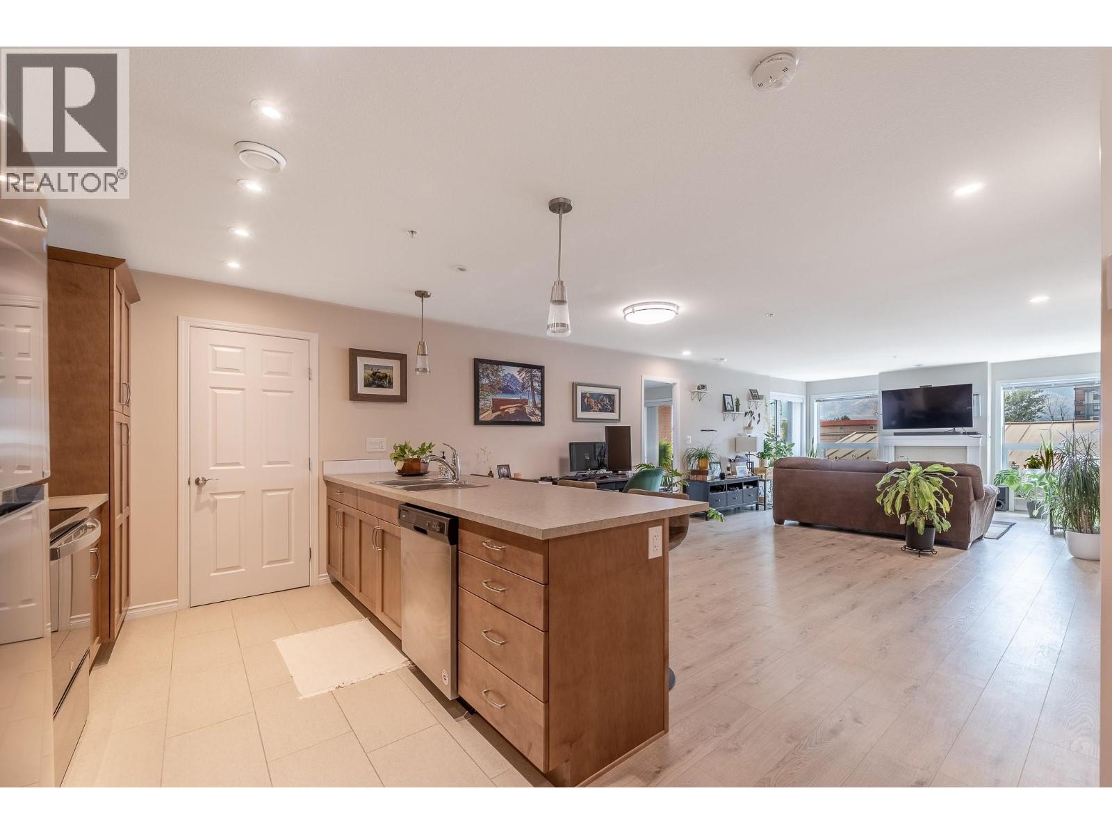 3346 Skaha Lake Road Unit# 304, Penticton, British Columbia  V2A 6G4 - Photo 10 - 10396067