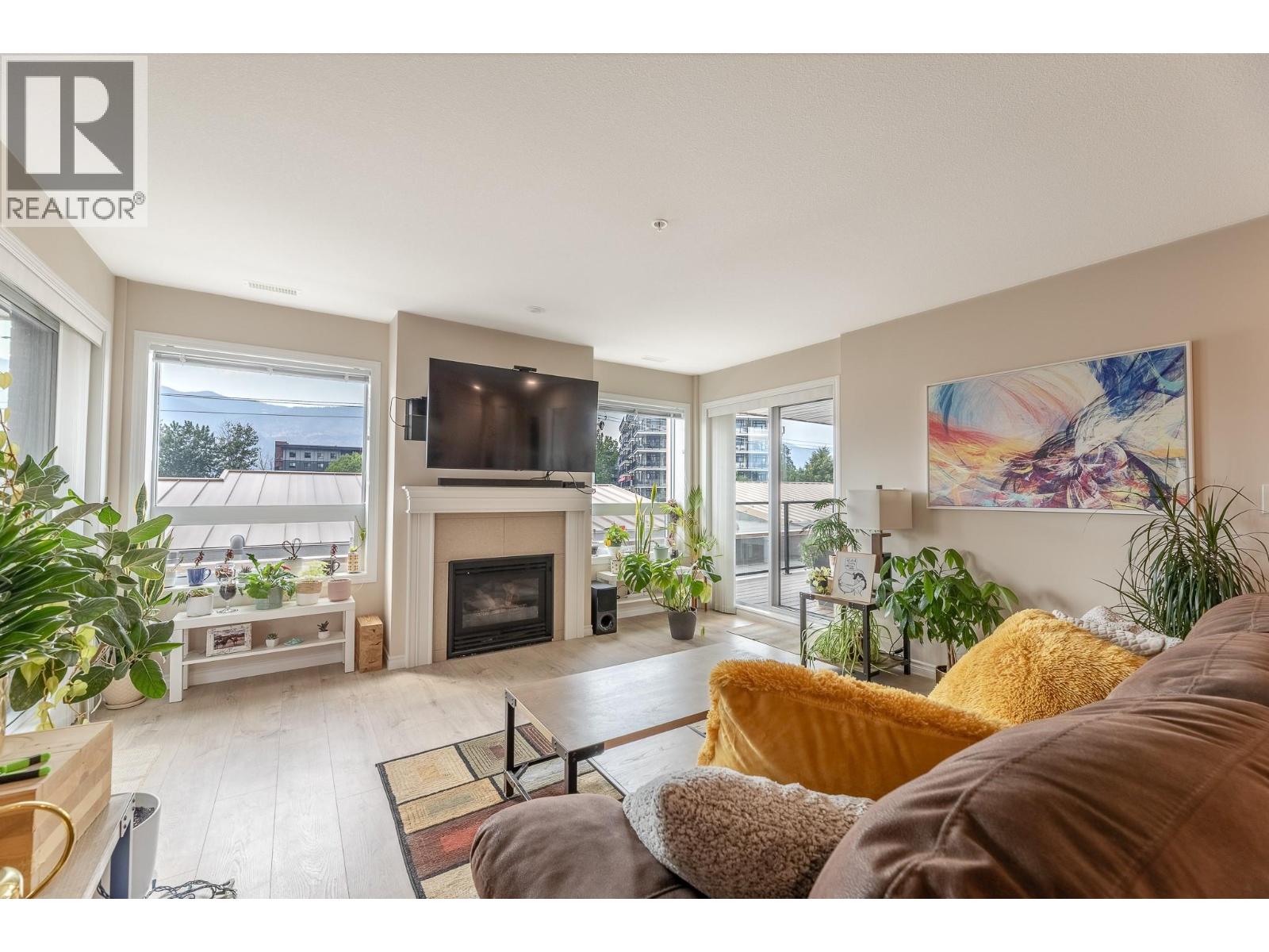 3346 Skaha Lake Road Unit# 304, Penticton, British Columbia  V2A 6G4 - Photo 3 - 10396067
