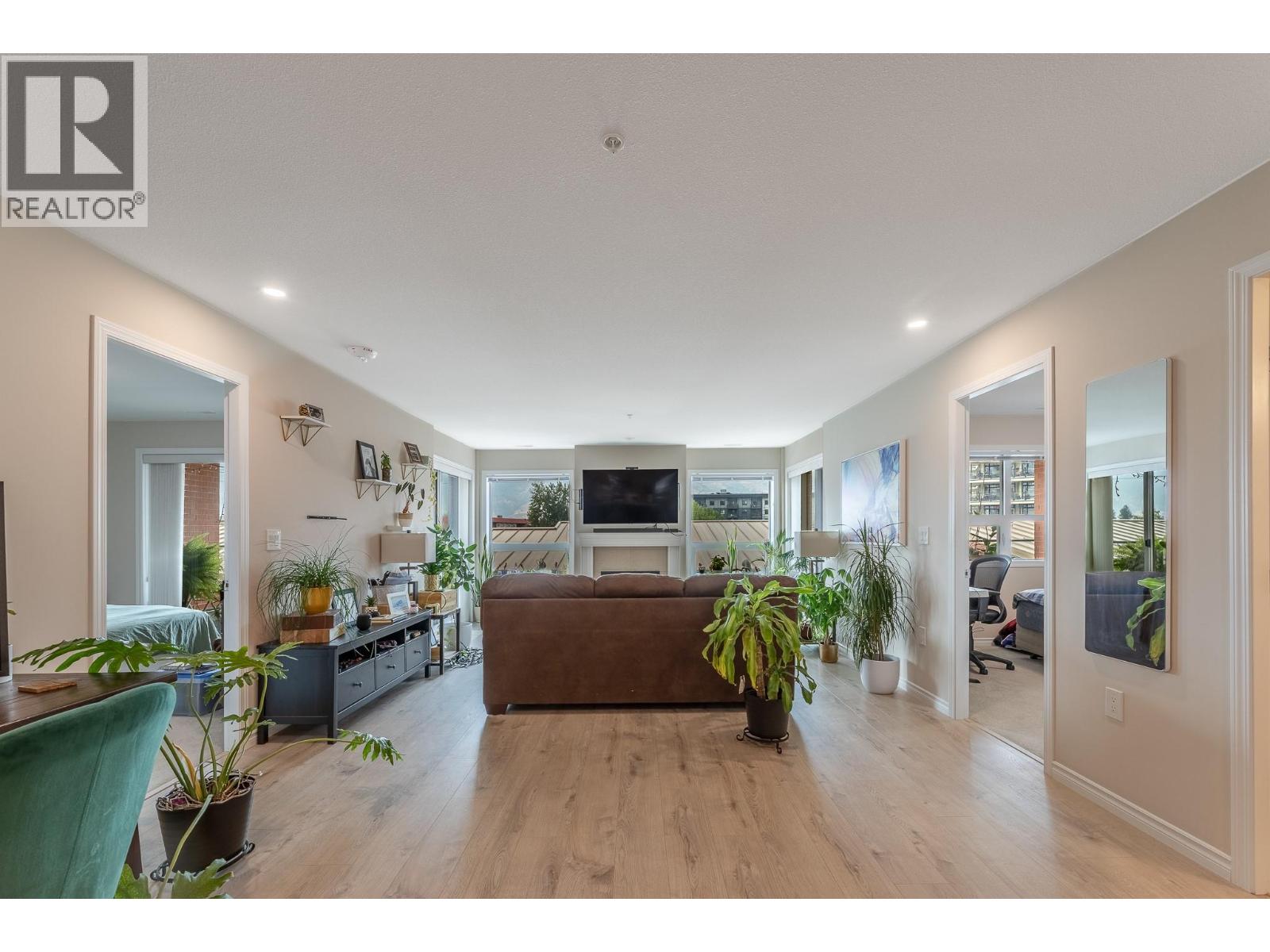 3346 Skaha Lake Road Unit# 304, Penticton, British Columbia  V2A 6G4 - Photo 6 - 10396067
