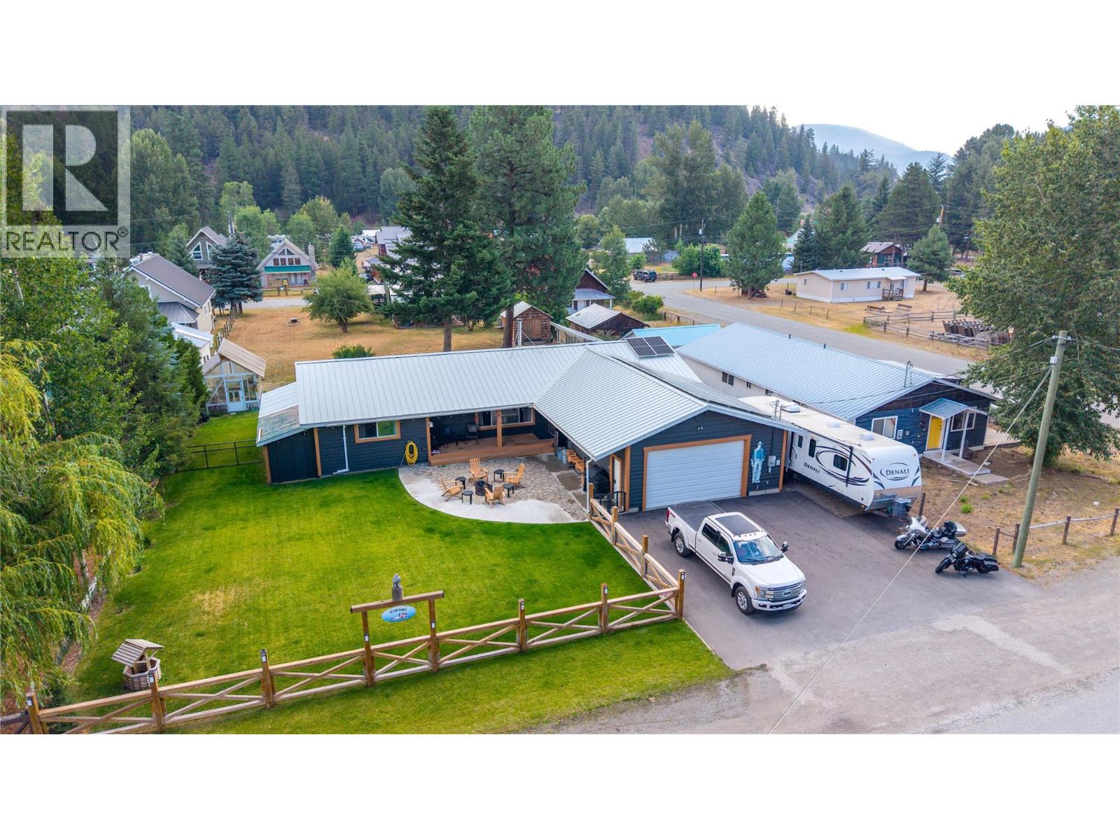 2605 Otter Avenue, Tulameen, British Columbia  V0X 1W0 - Photo 2 - 10396089