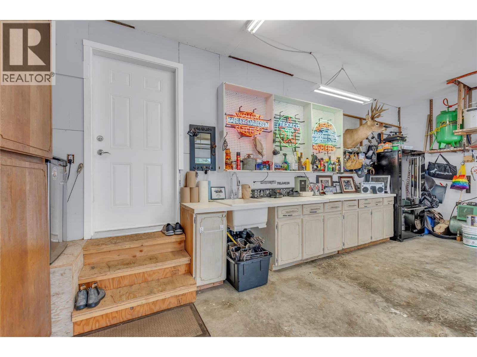 2605 Otter Avenue, Tulameen, British Columbia  V0X 1W0 - Photo 37 - 10396089