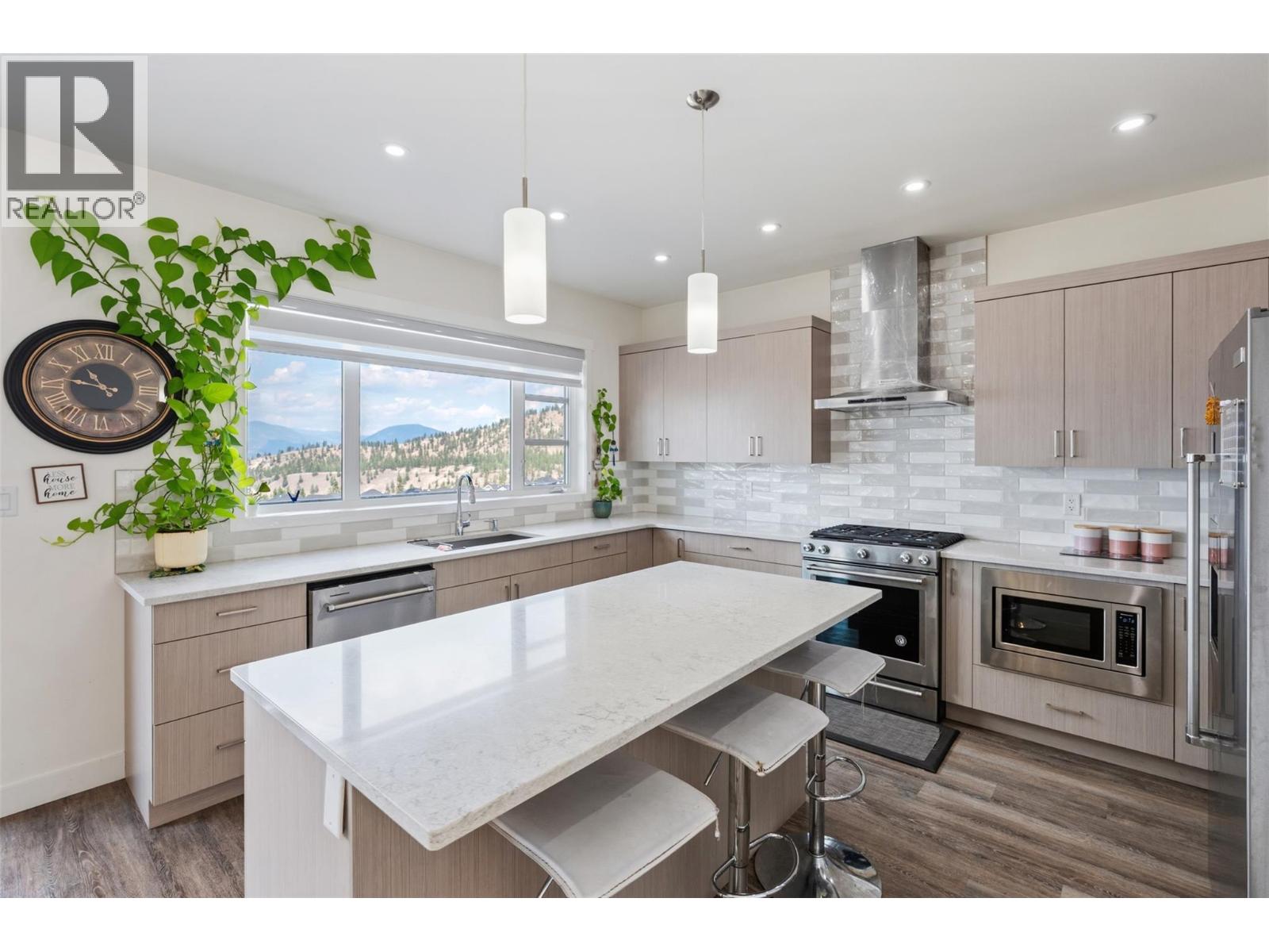 1076 Syer Road, Penticton, British Columbia  V2A 9G4 - Photo 40 - 10396211