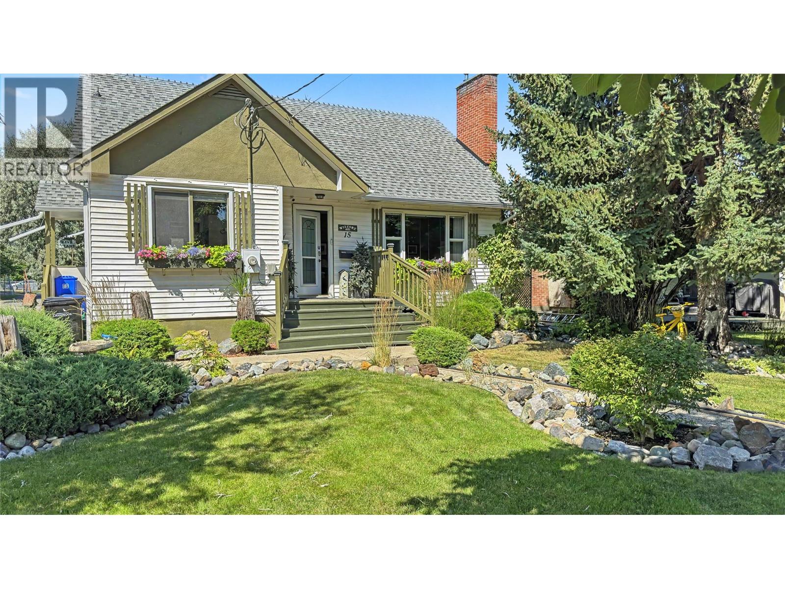 15 15th Avenue S, Cranbrook, British Columbia  V1C 2Y4 - Photo 2 - 10396159