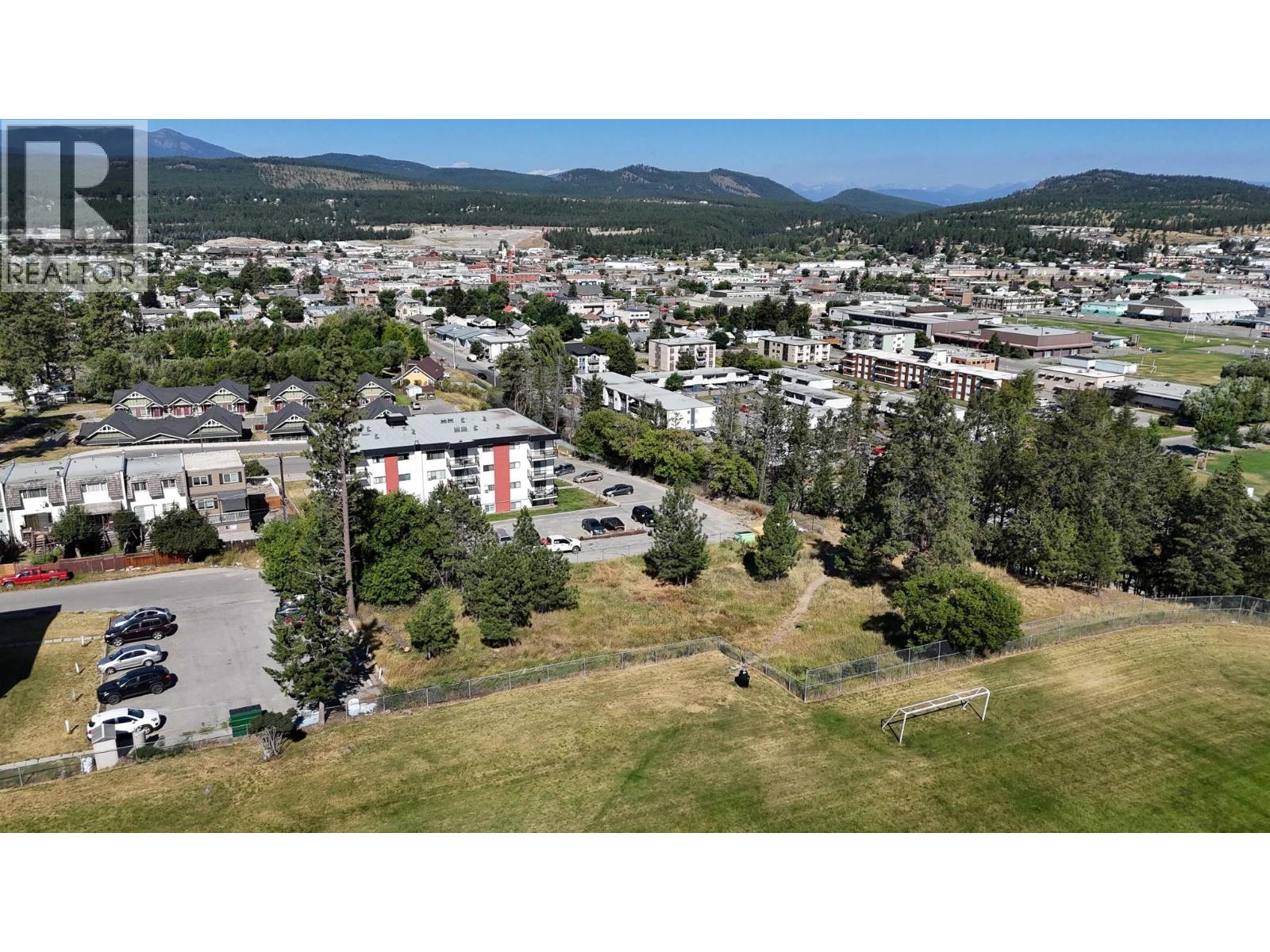 114 17a Avenue S, Cranbrook, British Columbia  V1C 3A5 - Photo 4 - 10396145