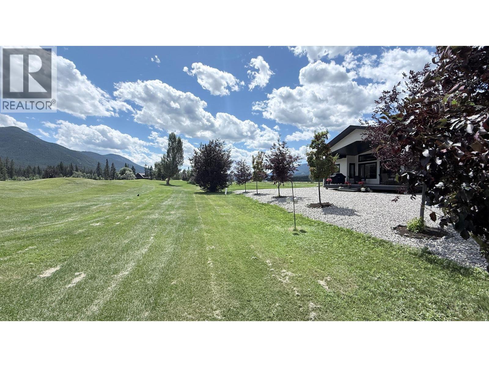 4962 Riverside Drive, Fairmont Hot Springs, British Columbia  V0B 1L1 - Photo 11 - 10396190