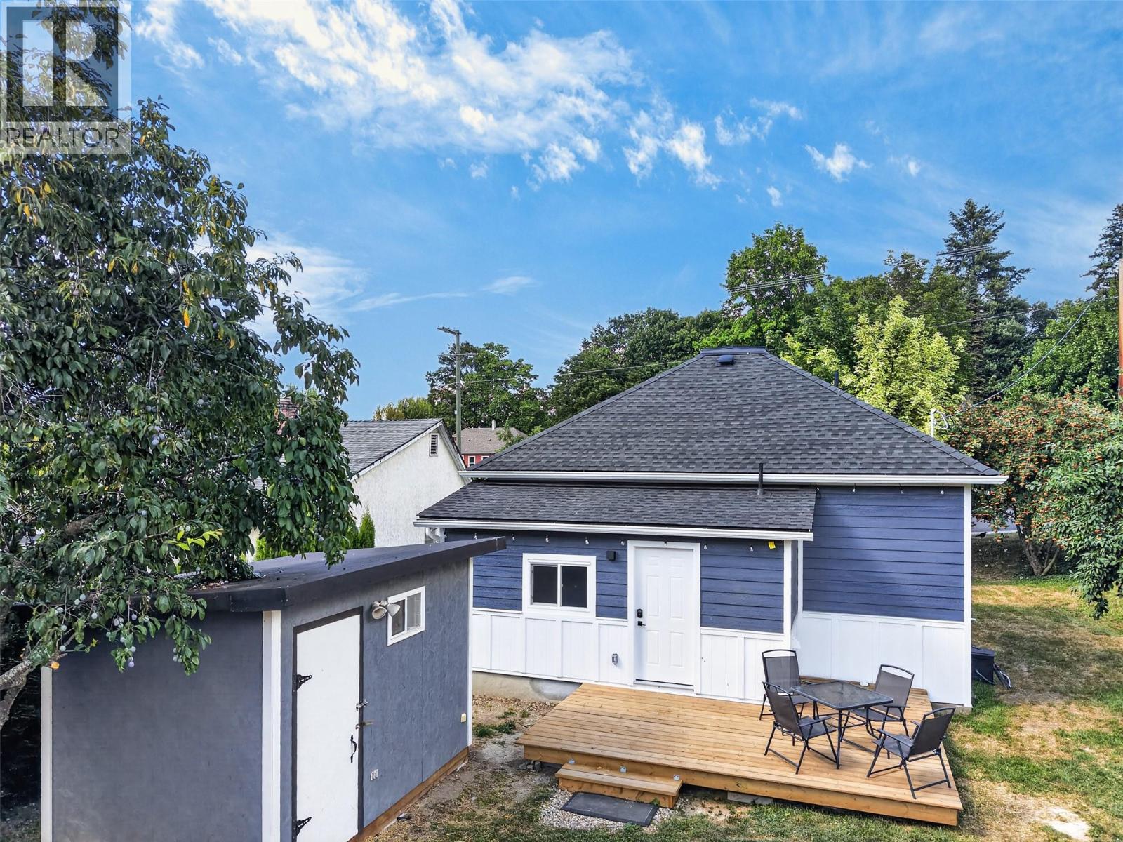 630 Okanagan Se Avenue, Salmon Arm, British Columbia  V1E 1G7 - Photo 1 - 10396119