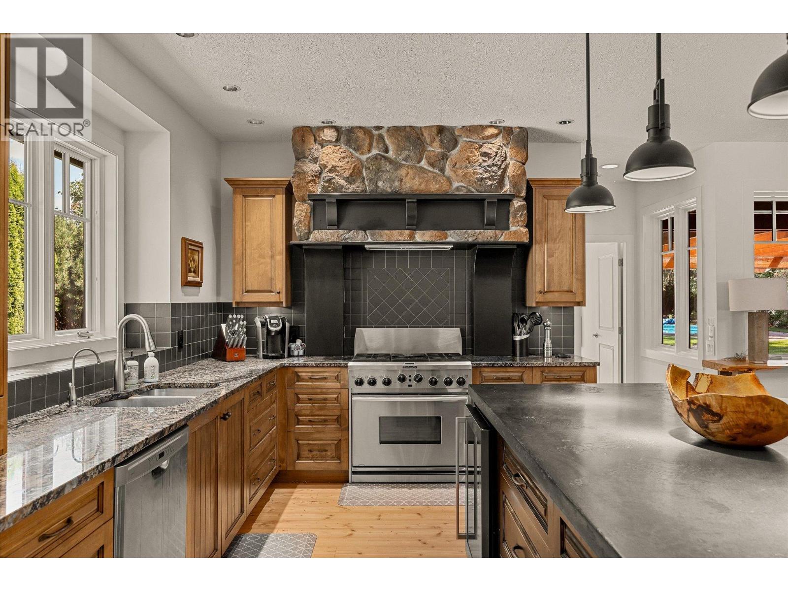 4295 Hobson Road, Kelowna, British Columbia  V1W 1Y4 - Photo 12 - 10396236