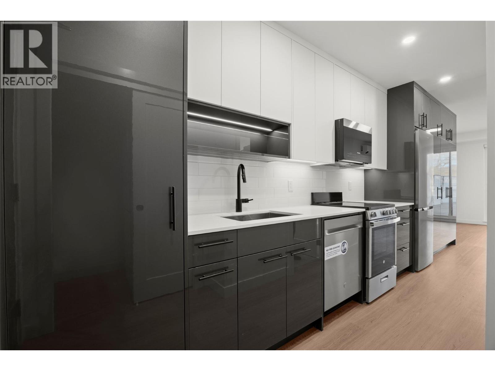 1380 Pridham Avenue Unit# 212, Kelowna, British Columbia  V1Y 6B9 - Photo 5 - 10396317