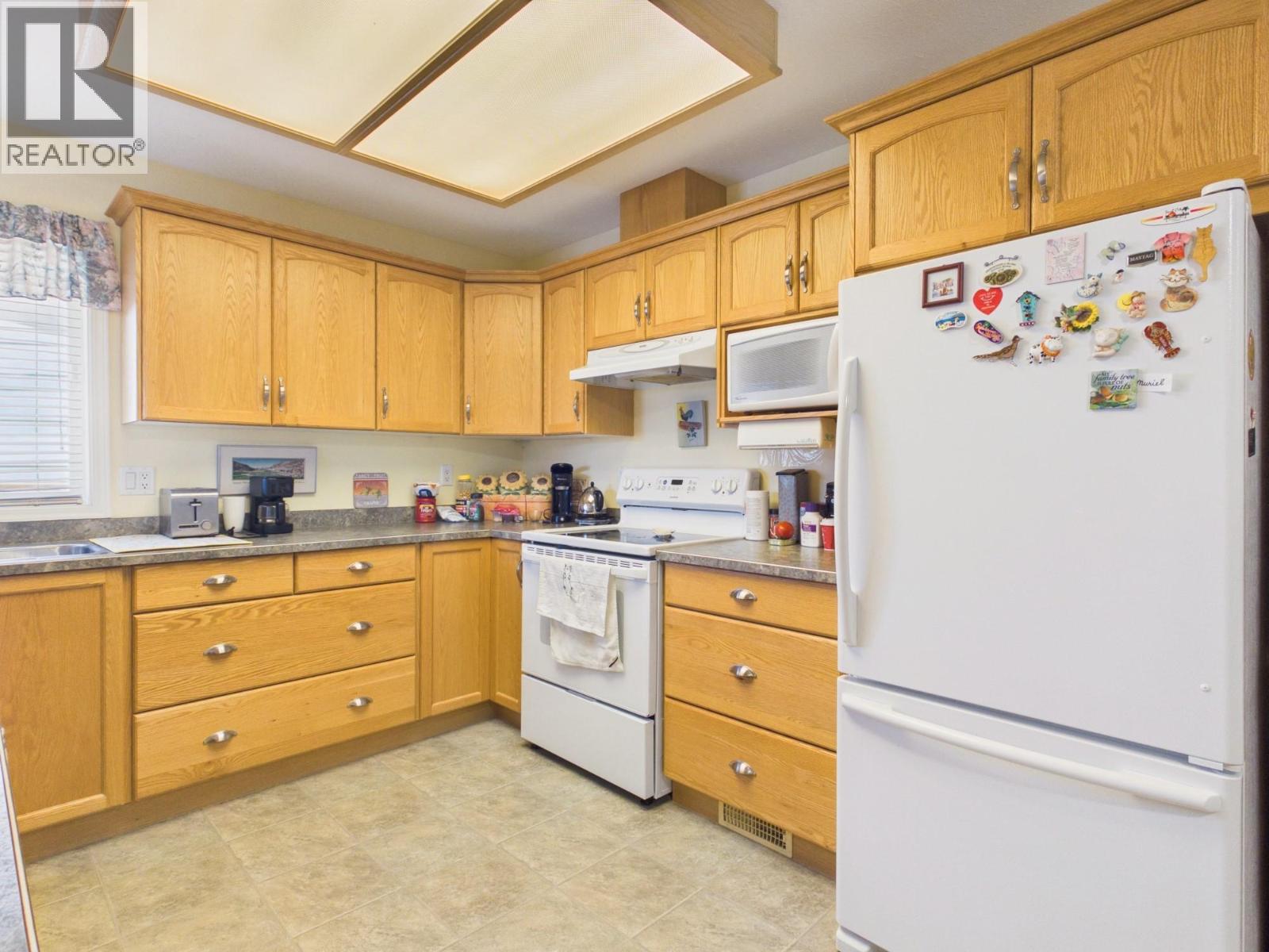 14 Poplar Court, Osoyoos, British Columbia  V0H 1V5 - Photo 3 - 10396201