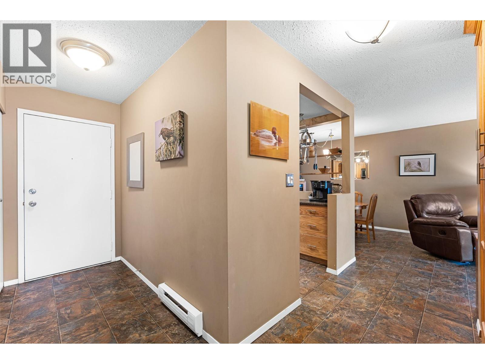 284 Yortkton Avenue Unit# 205, Penticton, British Columbia  V2A 3V5 - Photo 3 - 10396293