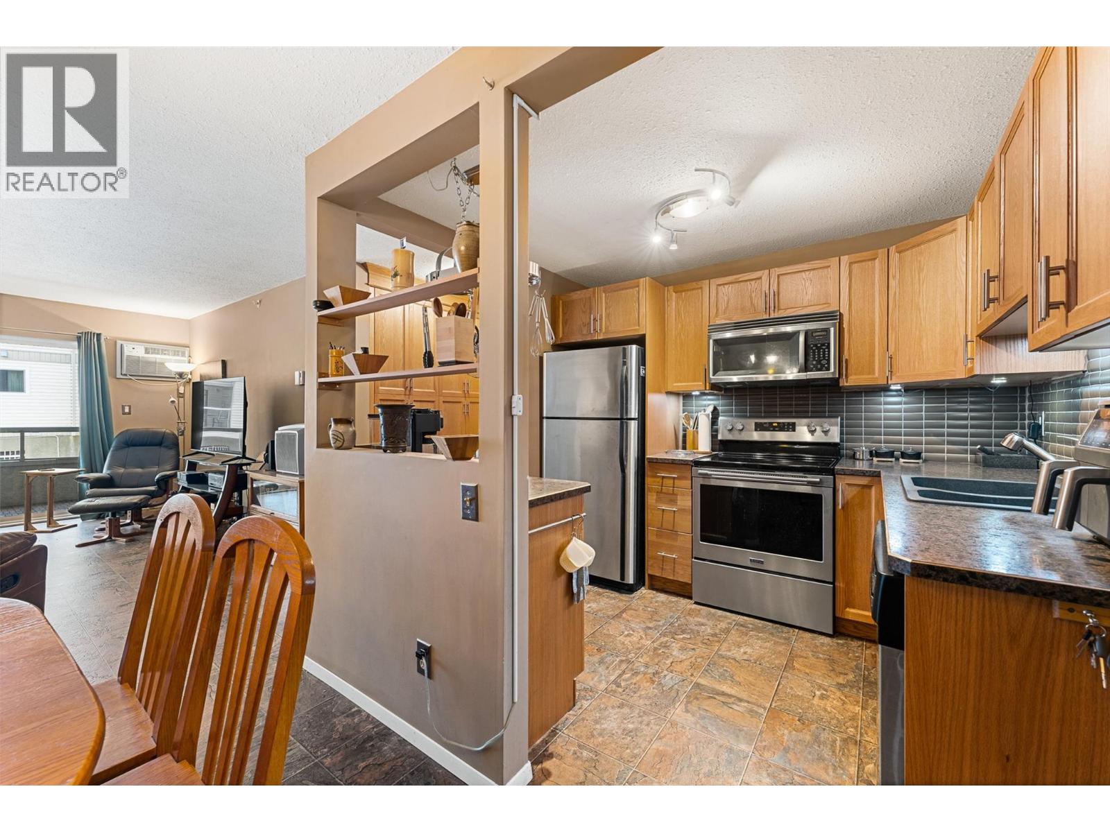 284 Yortkton Avenue Unit# 205, Penticton, British Columbia  V2A 3V5 - Photo 6 - 10396293