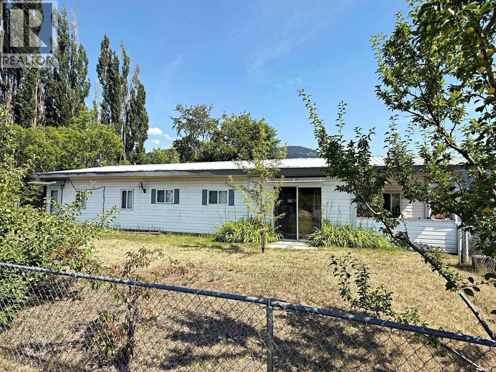 9872 Institute Street, Little Fort, British Columbia  V0E 1C0 - Photo 1 - 10396367