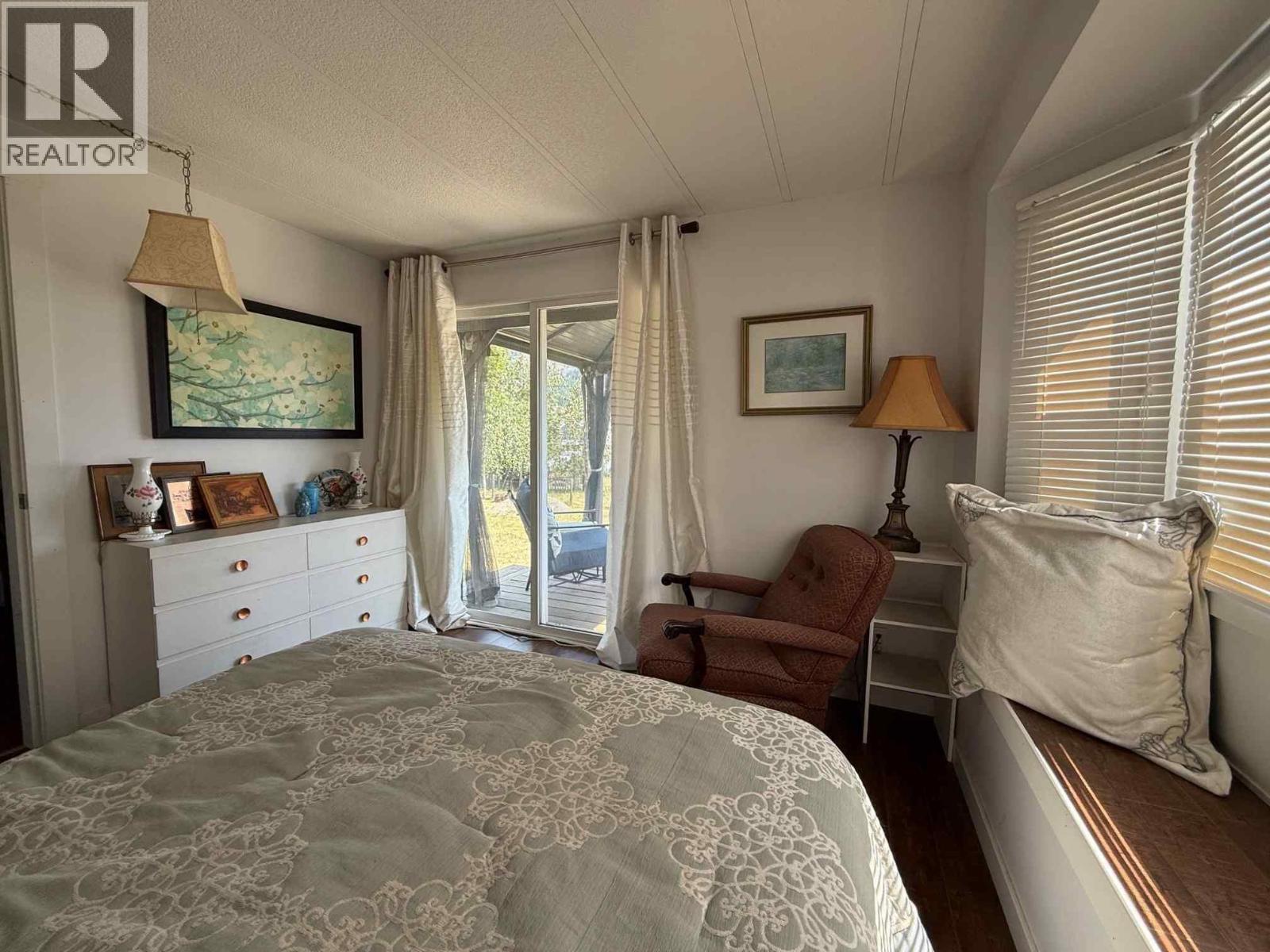 9872 Institute Street, Little Fort, British Columbia  V0E 1C0 - Photo 11 - 10396367