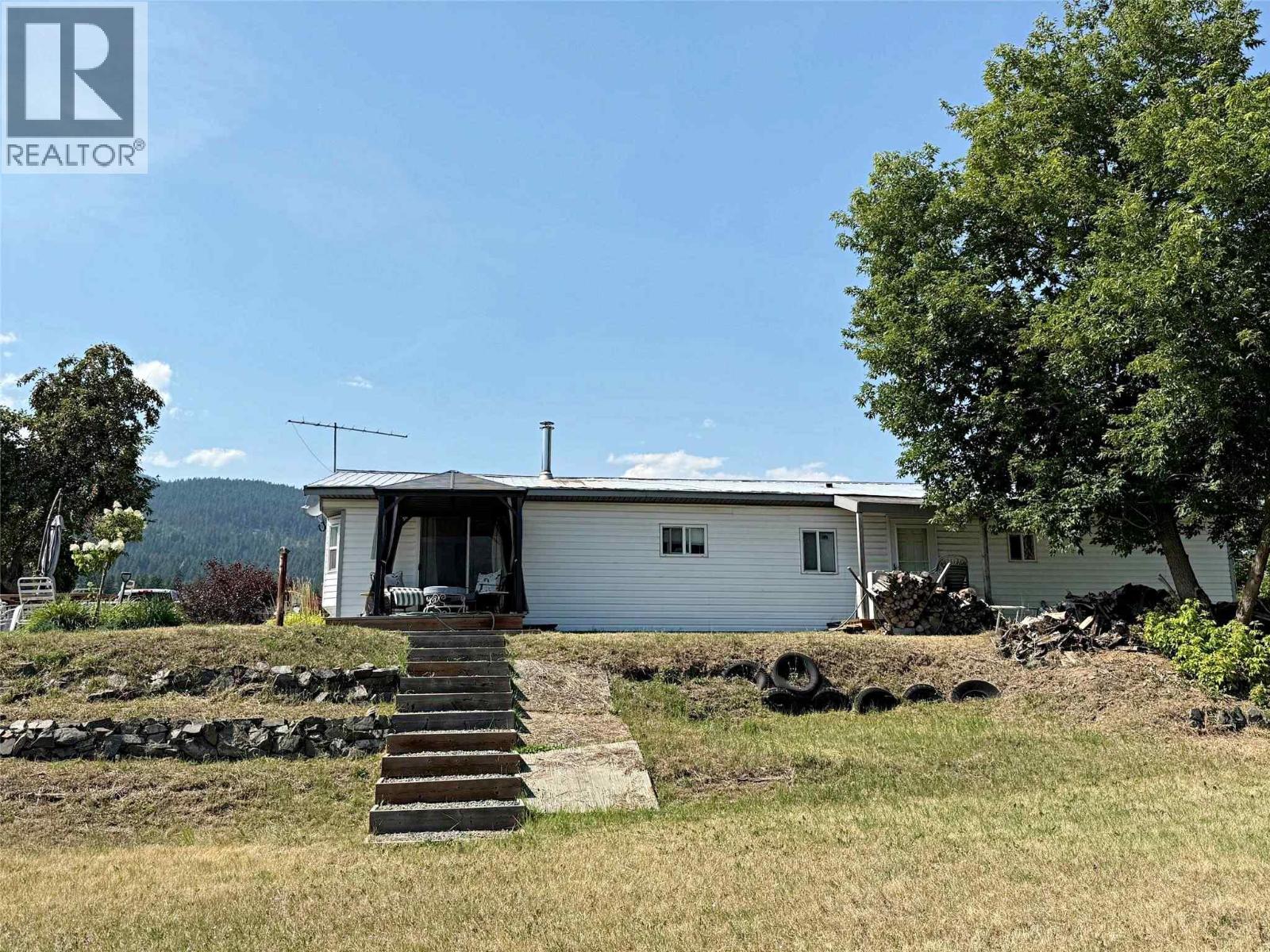 9872 Institute Street, Little Fort, British Columbia  V0E 1C0 - Photo 3 - 10396367