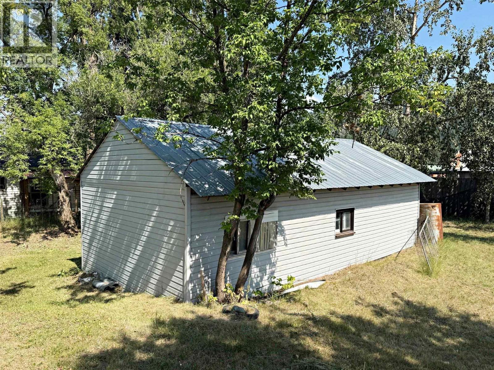 9872 Institute Street, Little Fort, British Columbia  V0E 1C0 - Photo 4 - 10396367