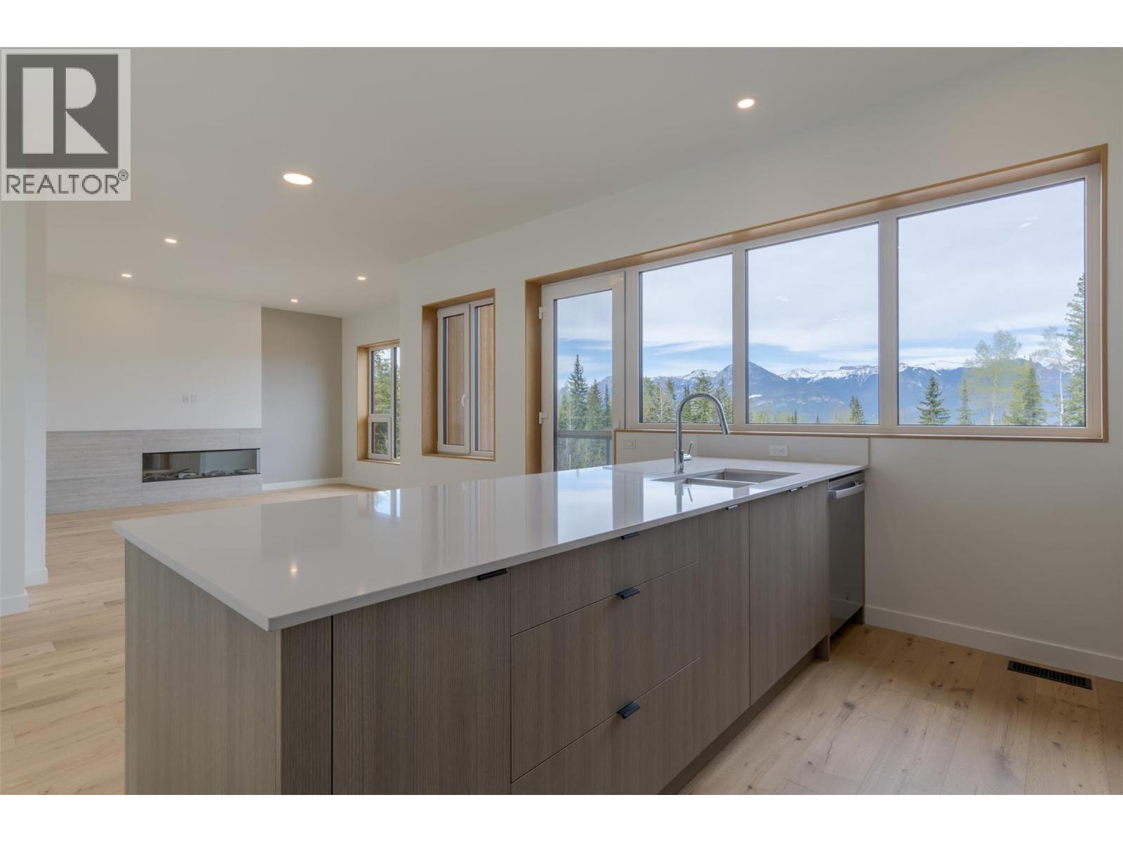 1654 Howse Pass, Golden, British Columbia  V0A 1H0 - Photo 24 - 10396351