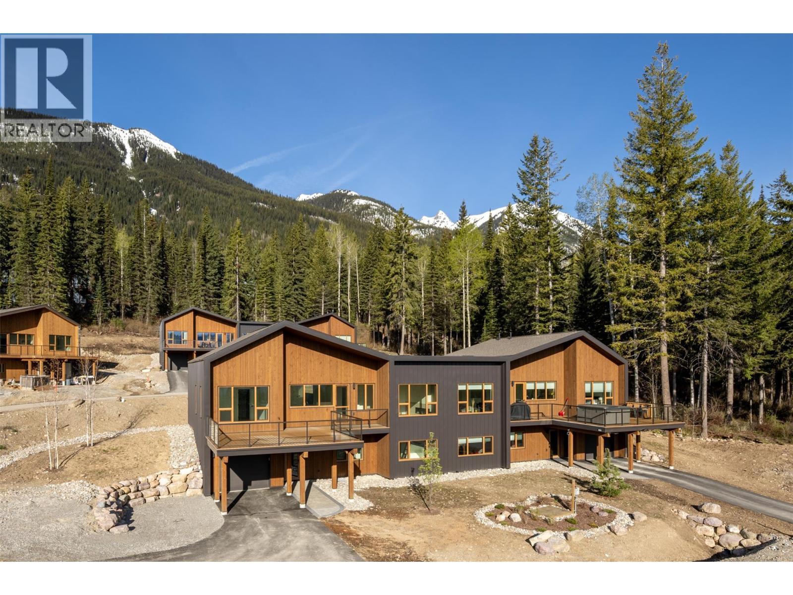 1654 Howse Pass, Golden, British Columbia  V0A 1H0 - Photo 3 - 10396351