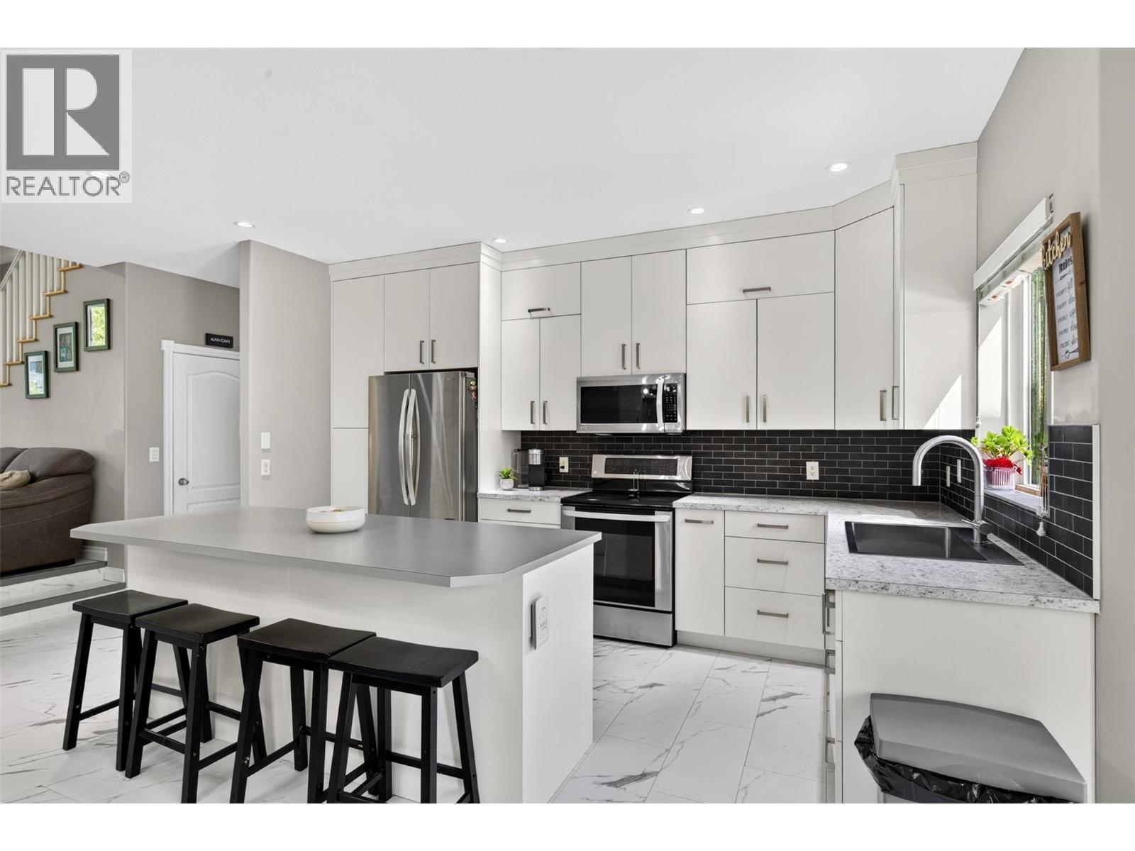 1669 Autumn Road, Kelowna, British Columbia  V1P 1E8 - Photo 9 - 10396202