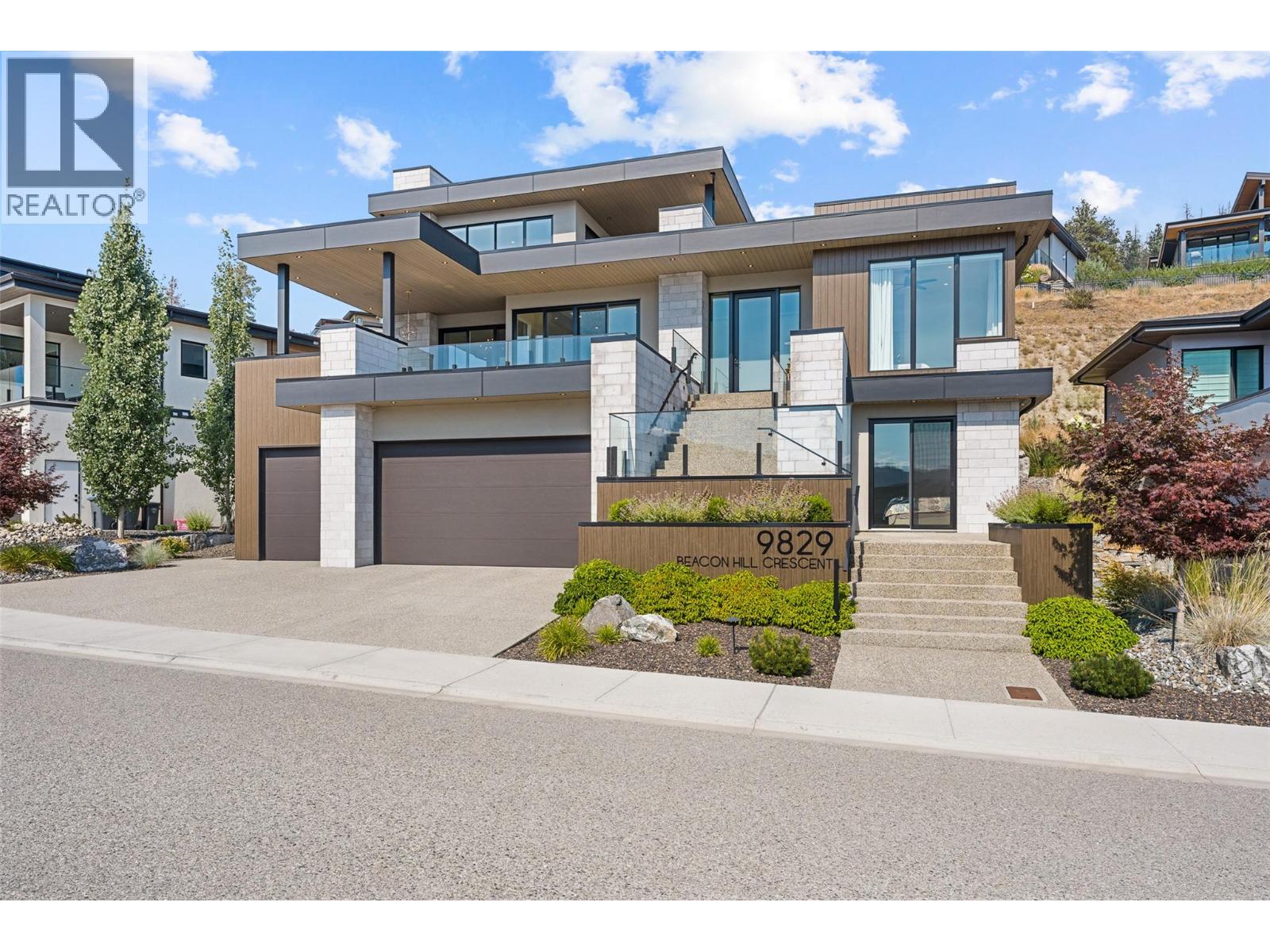 9829 Beacon Hill Crescent, Lake Country, British Columbia  V4V 0A9 - Photo 1 - 10396222