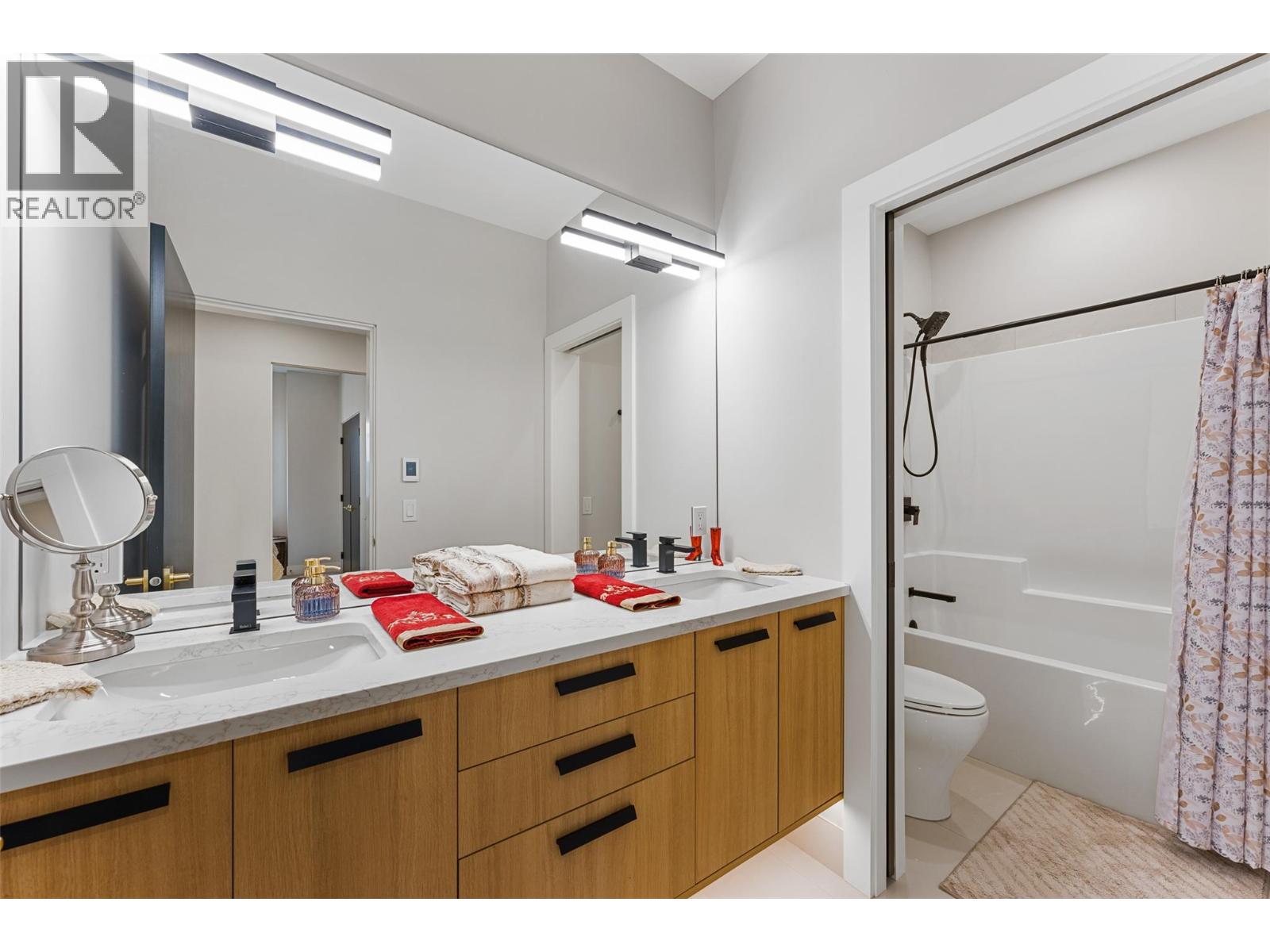 9829 Beacon Hill Crescent, Lake Country, British Columbia  V4V 0A9 - Photo 55 - 10396222