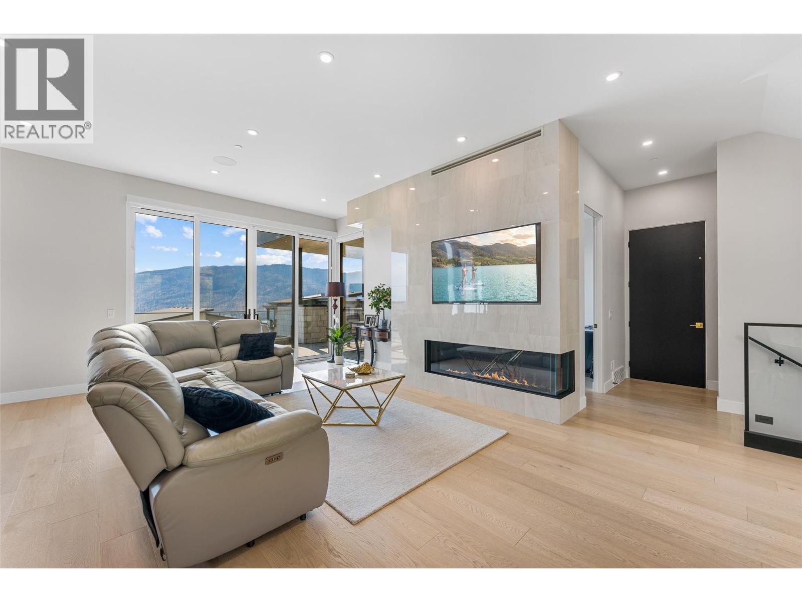 9829 Beacon Hill Crescent, Lake Country, British Columbia  V4V 0A9 - Photo 6 - 10396222