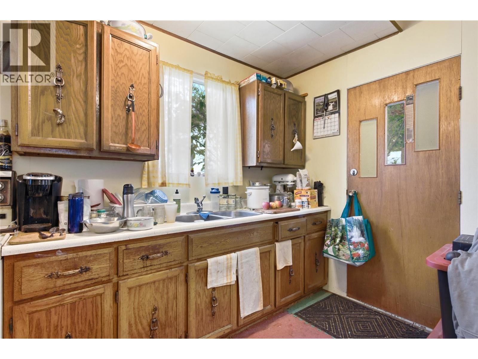 252 6th Street, Ashcroft, British Columbia  V0K 1A0 - Photo 4 - 10396205