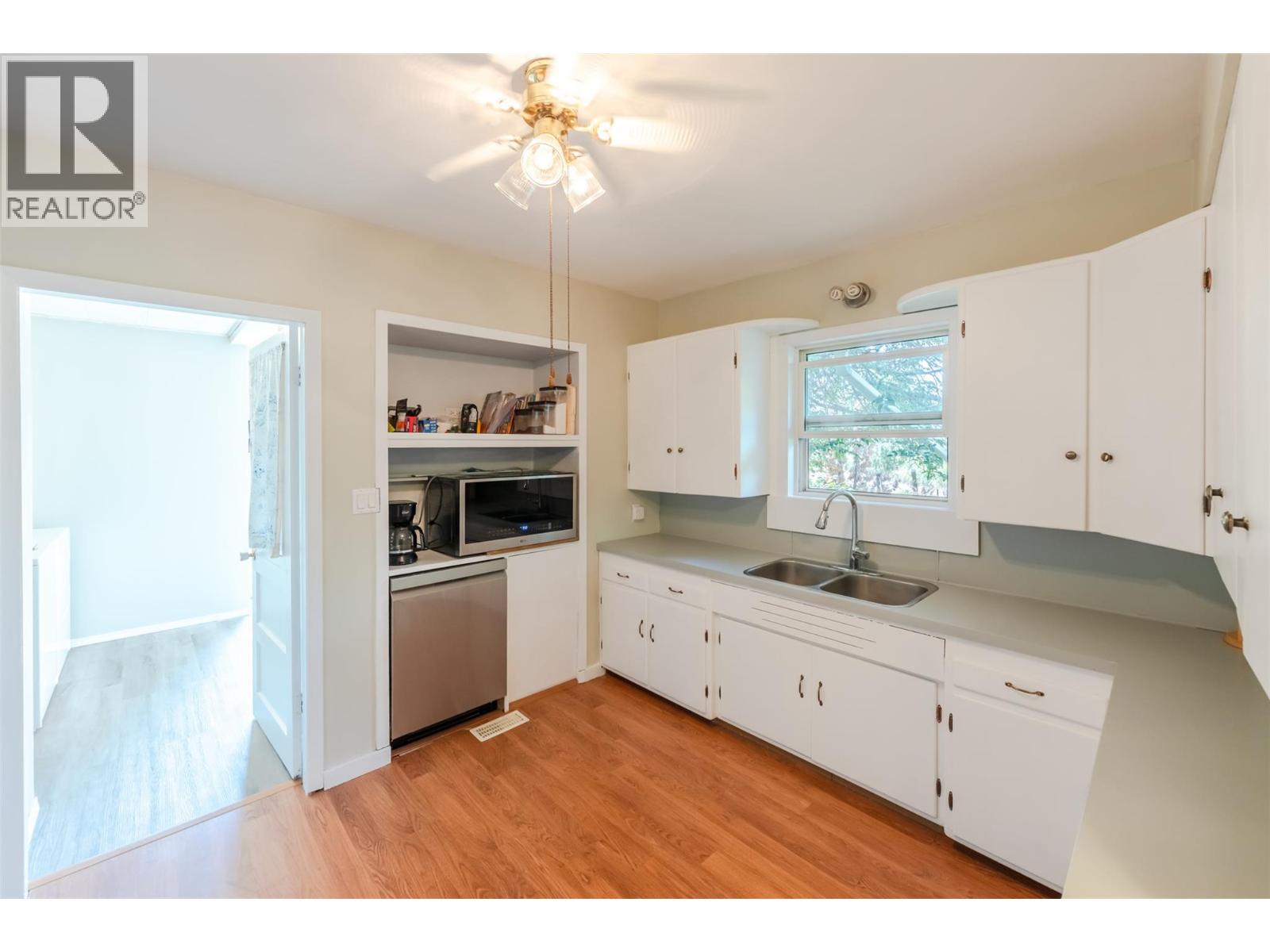 5401 Highway 97, Oliver, British Columbia  V0H 1T1 - Photo 2 - 10396334