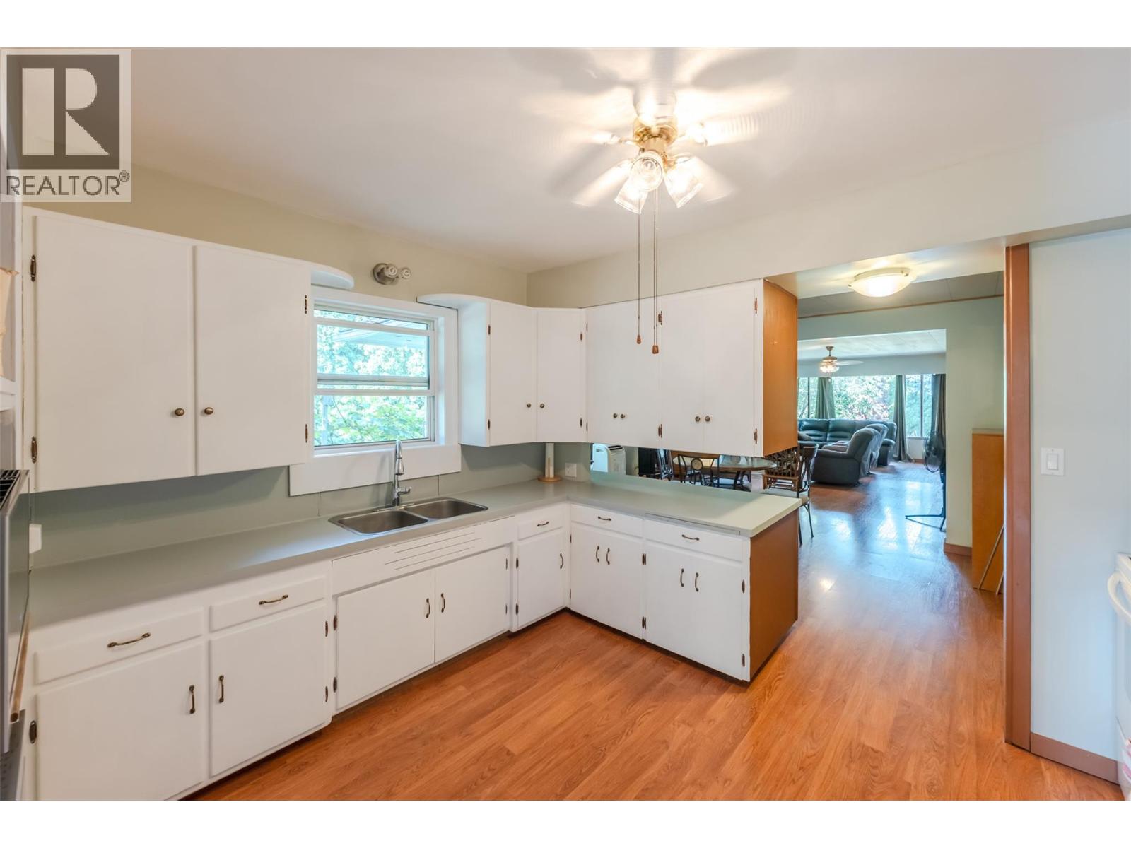 5401 Highway 97, Oliver, British Columbia  V0H 1T1 - Photo 4 - 10396334