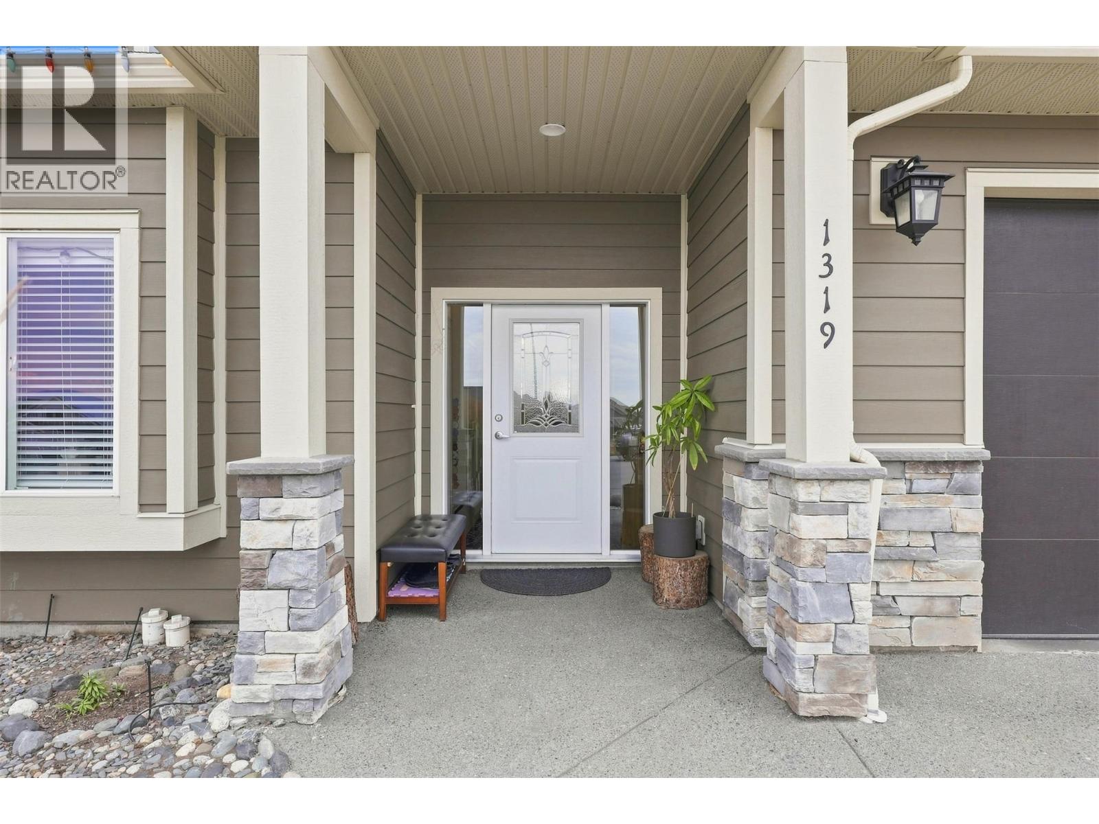 1319 Dunbar Drive, Kamloops, British Columbia  V1S 0C6 - Photo 3 - 10396294