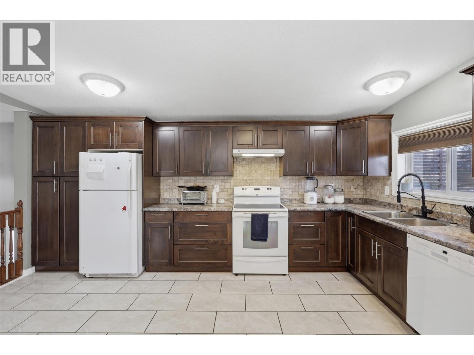 471 Woodward Avenue, Merritt, British Columbia  V0K 1Y0 - Photo 29 - 10396356