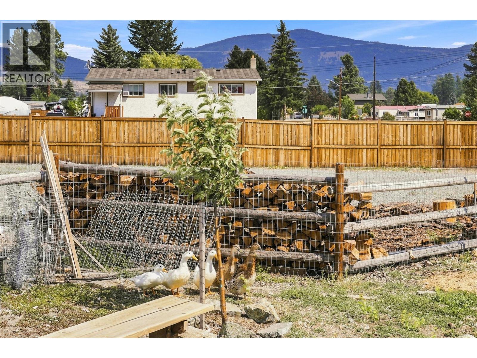 471 Woodward Avenue, Merritt, British Columbia  V0K 1Y0 - Photo 6 - 10396356