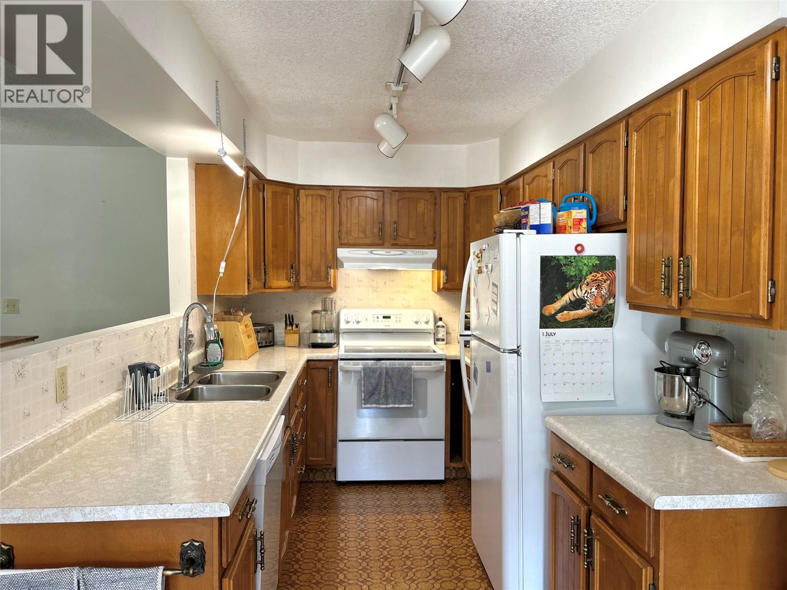 1730 Thompson Avenue, Rossland, British Columbia  V0G 1Y0 - Photo 11 - 10395975