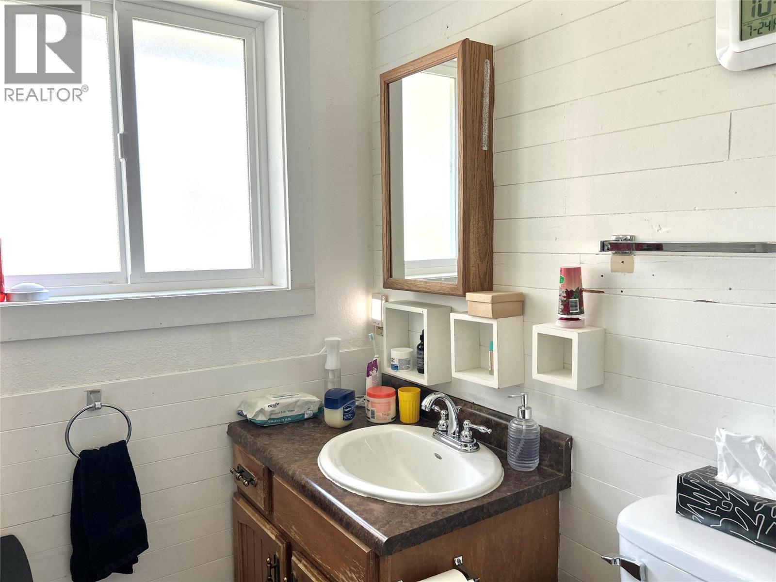 1730 Thompson Avenue, Rossland, British Columbia  V0G 1Y0 - Photo 23 - 10395975
